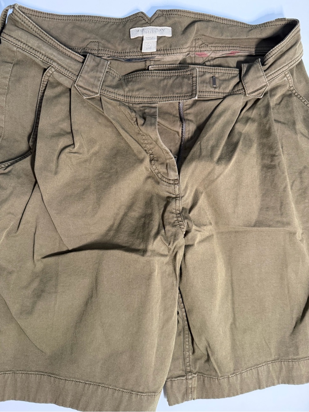 Burberry Olive Green Pleated High-Rise Women's Shorts - Picture 4 of 6